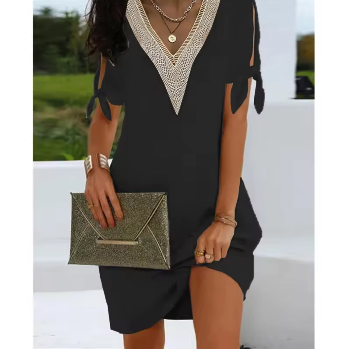 🤍 Elegant Cold-Shoulder Mini Dress