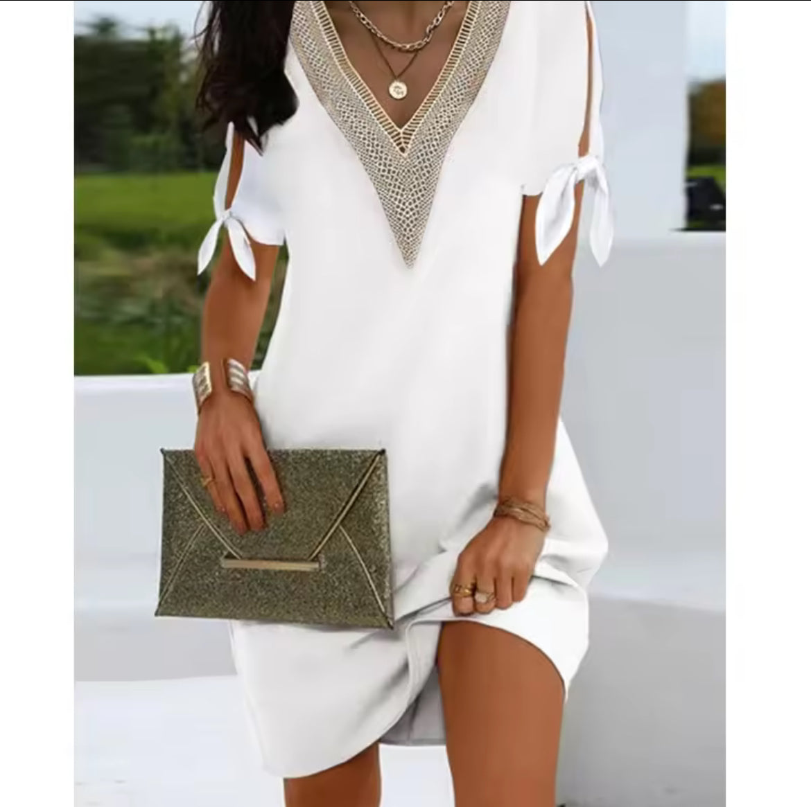 🤍 Elegant Cold-Shoulder Mini Dress