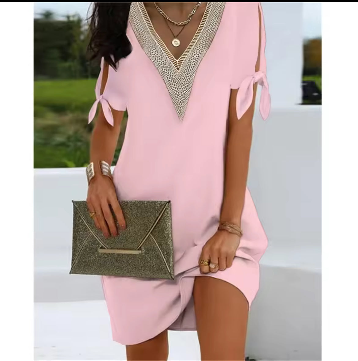 🤍 Elegant Cold-Shoulder Mini Dress